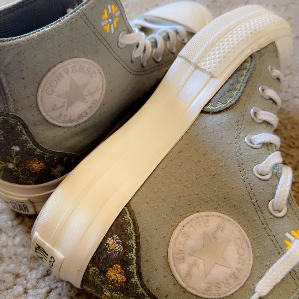 Converse Kids High-Top Sneakers - Light Green and White